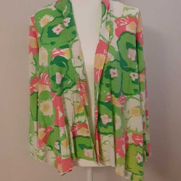 Lilly Pulitzer Sweaters - Lilly Pulitzer floral cardigan throw cotton M